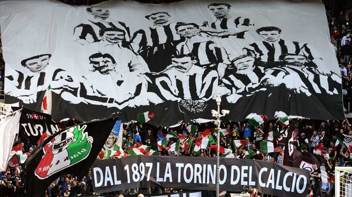 derby-coreografia-tifosi-juventus-2016