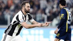 Il Pipita abbatte il Chievo, ora sotto con il Barcellona
