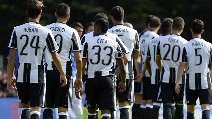 Juventus, Paratici non ha dubbi: «È l'acquisto che mi ha reso più orgoglioso» 36 juventus sfilata agosto 2016 ifa