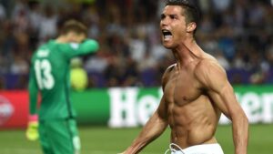 Cristiano Ronaldo in vacanza in Grecia: ma ha un elicottero pronto per partire – FOTO