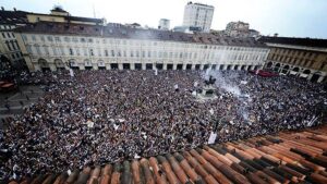 Tragedia Piazza San Carlo: la Juve partecipa alla commemorazione – FOTO