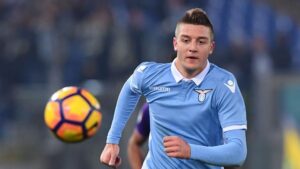 Per il centrocampo spunta l’idea Milinkovic Savic