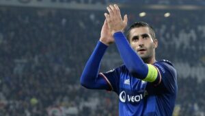 Gonalons lancia il guanto alla Juve: «Lotteremo per lo scudetto»