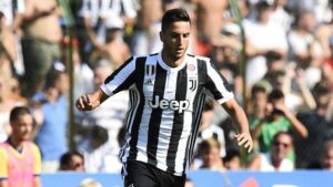 La Juve si complimenta con Bentancur per il Mondiale disputato – FOTO
