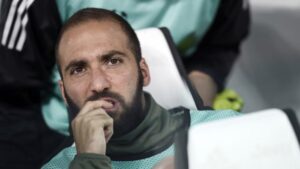 L’Argentina vola al Mondiale, Higuain esulta… da casa!