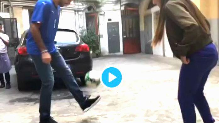 Buffon che numeri palla al piede con... Lisa - VIDEO 36 Buffon Lisa Zimouche Twitter ottobre 2017