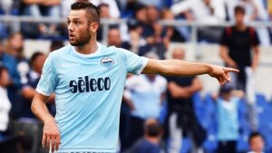 Tare a sorpresa: «A fine stagione De Vrij andrà via»