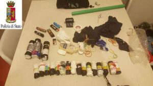 Non solo calcio al derby della Mole: 3 tifosi arrestati e 5 denunciati - FOTO 47 oggetti sequestrati