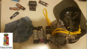 Non solo calcio al derby della Mole: 3 tifosi arrestati e 5 denunciati - FOTO 48 oggetti sequestrati due