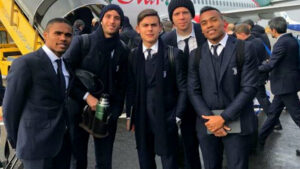 Dybala con i sudamericani e l’intruso: «Roma, arriviamo!»