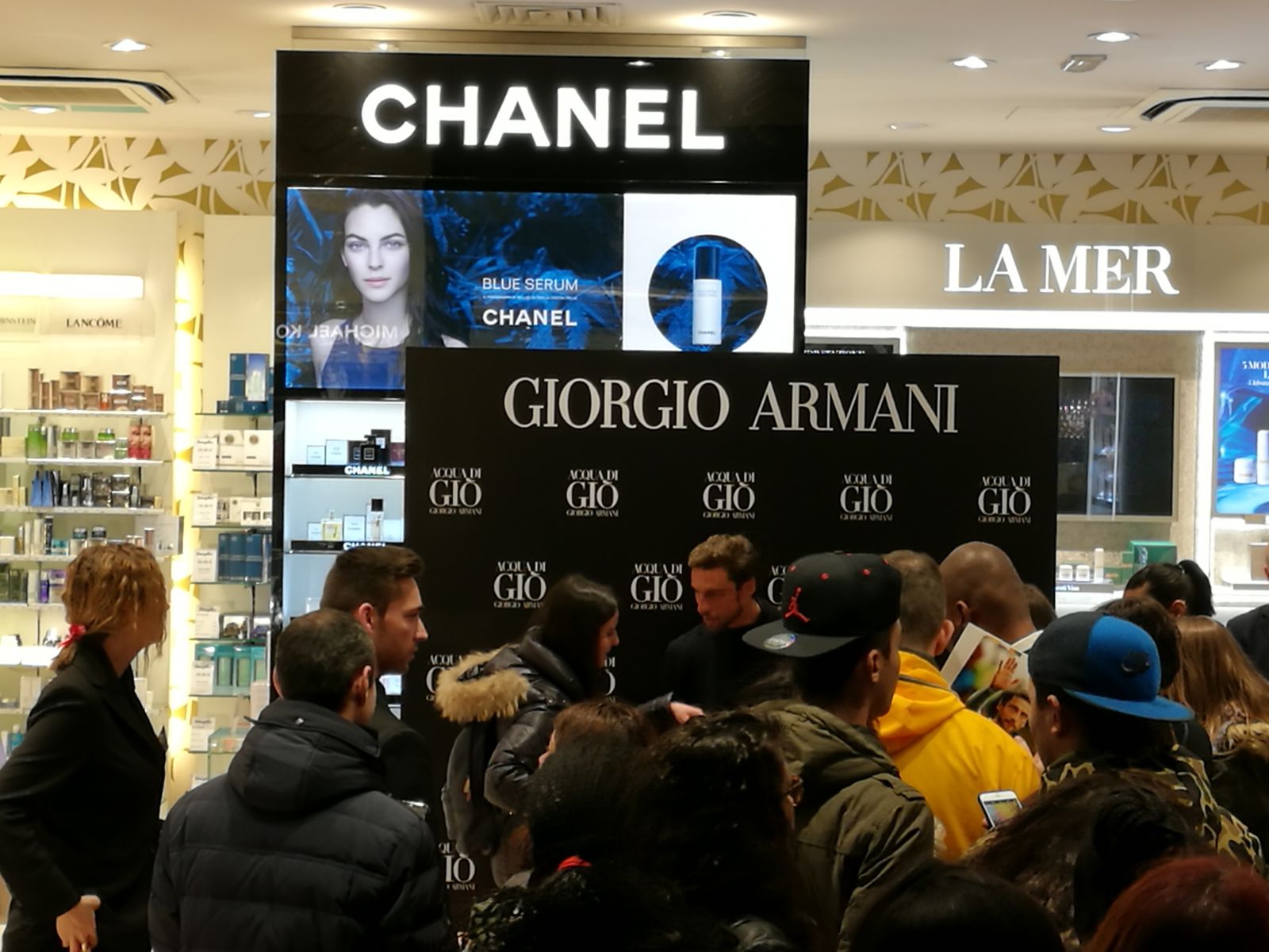 Marchisio presenta un profumo: bagno di folla in centro a Torino - FOTO e VIDEO 42 WhatsApp Image 2018 03 15 at 18.29.32