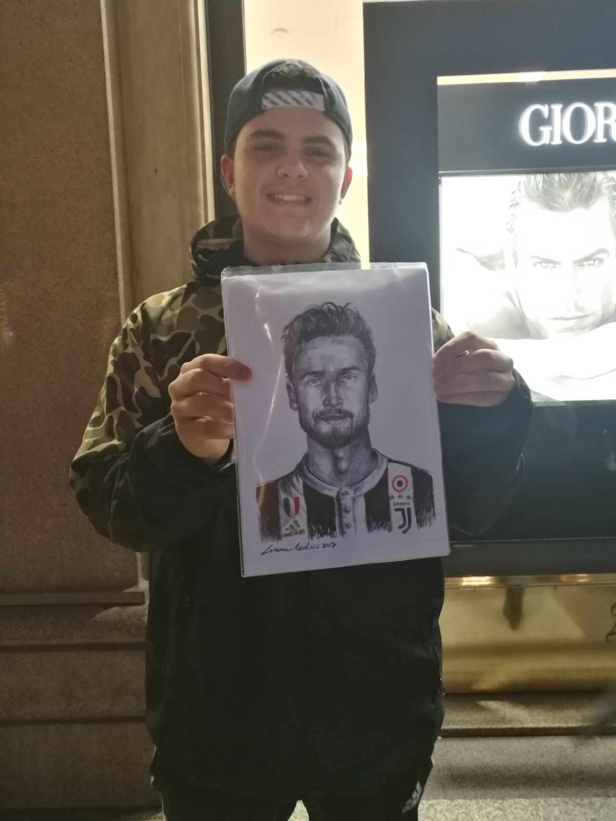 Marchisio presenta un profumo: bagno di folla in centro a Torino - FOTO e VIDEO 41 WhatsApp Image 2018 03 15 at 18.38.27
