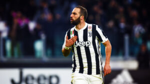 Juve-Milan: Allegri rimescola le carte, non le intenzioni. Ecco la formazione 69 higuain esultanza bis juventus marzo 2018
