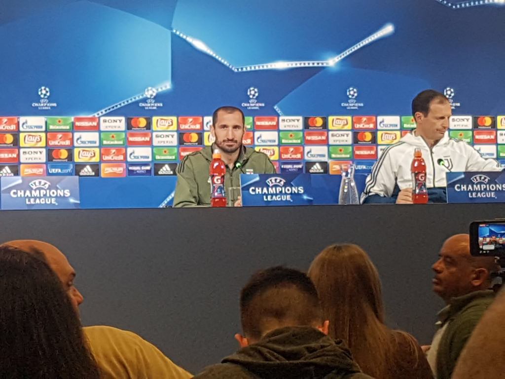Allegri in conferenza pre Juve-Real Madrid: «Siamo cresciuti molto rispetto a Cardiff» - FOTO e VIDEO 36 chiellini 1