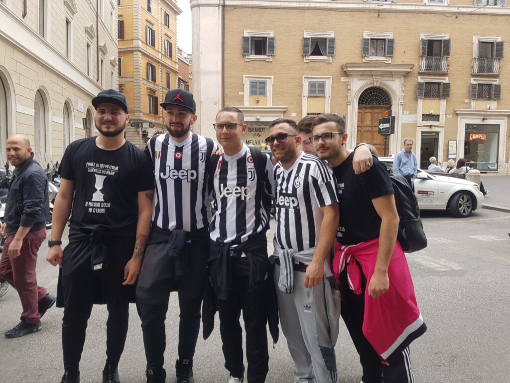 I tifosi della Juve raggiungono l'Olimpico - FOTO e VIDEO 42 tifosi juve a roma