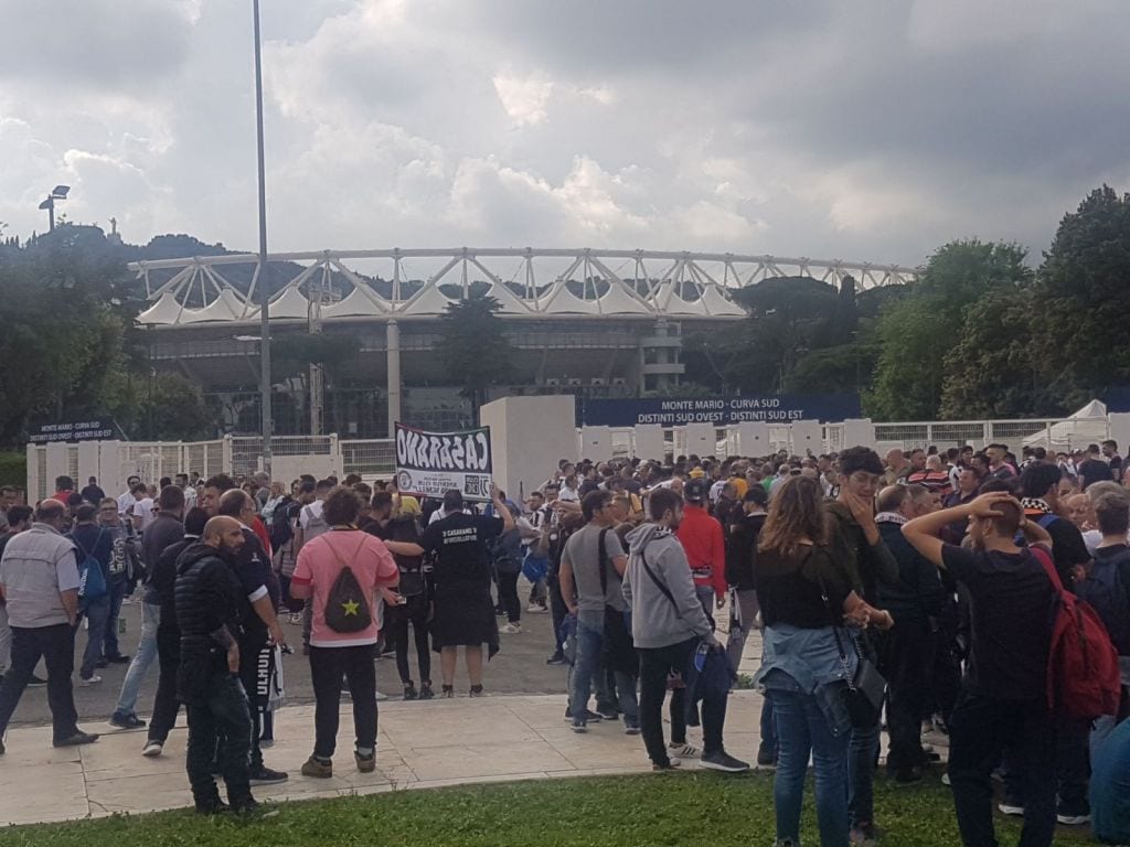 I tifosi della Juve raggiungono l'Olimpico - FOTO e VIDEO 41 tifosi juve olimpico
