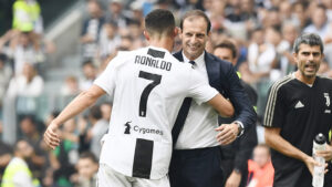 Cori per Allegri, la Curva Sud lo inneggia e lui ringrazia – FOTO