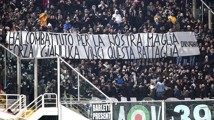 Striscione Vialli, i tifosi bianconeri non lasciano solo il loro bomber 36 striscione vialli