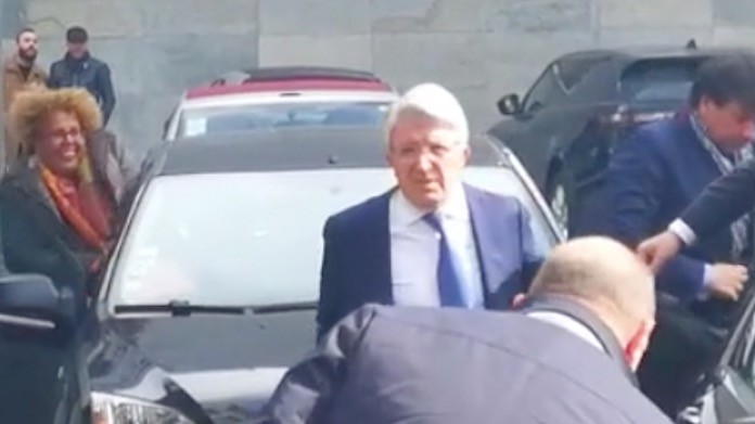 Juve Atletico: l'arrivo del presidente Cerezo in albergo - VIDEO 36 cerezo