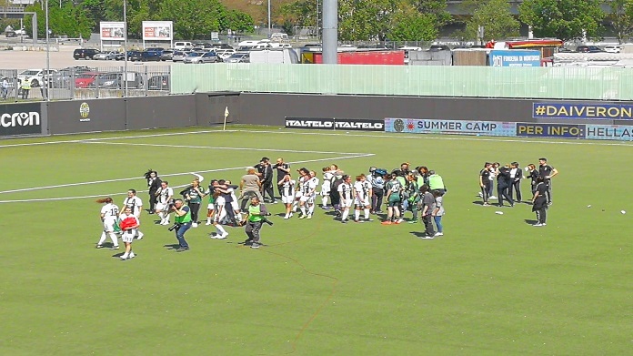 Juventus Women, è scudetto! Guarino portata in trionfo - VIDEO 36 juventus women festeggiamenti scudetto