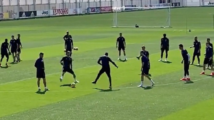 Allenamento Juve a Nanchino: parte il coro in italiano - VIDEO 38 torello juventus