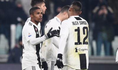 douglas costa e alex sandro