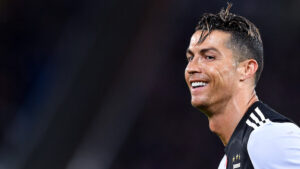 Cristiano Ronaldo, premio Marca Leyenda: «Felice e onorato» – FOTO