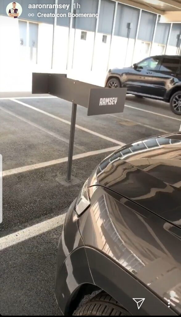 Ramsey al lavoro: il gallese sorridente con la maglia della Juve - FOTO 41 20190701 141809