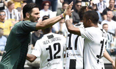 buffon-douglas-costa-juve