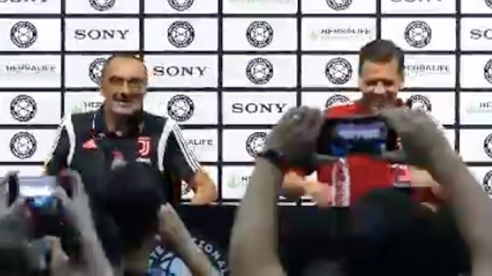 Sarri, prima parolaccia in bianconero: e Szczesny se la ride - VIDEO 36 sarri szczesny