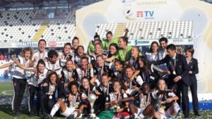 #DistantiMaUniti: il messaggio delle ragazze dell’Under 15 – FOTO