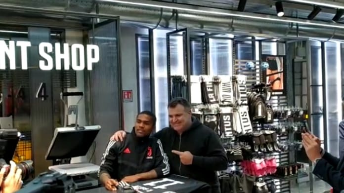Douglas Costa al Flagship Store di Milano: l'incontro con i fans - VIDEO 36 douglas costa flagship milano