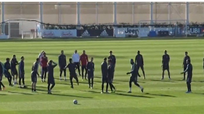 Cristiano Ronaldo, siparietto durante il torello: prima sbaglia, poi… - VIDEO 36 Ronaldo 1