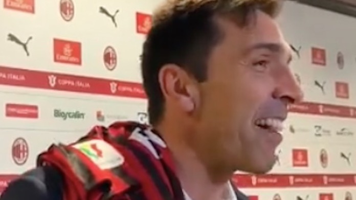 Buffon con la maglia di Maldini jr: «Ora aspetto i nipoti» - VIDEO 36 buffon maglia maldini 1