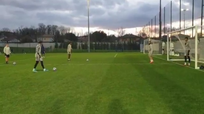 Lione Juve: i portieri della squadra francese si preparano così alla sfida - VIDEO 38 portieri lione