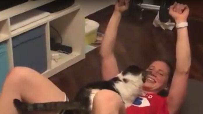 Giuliani si allena a casa: il gatto come personal trainer - VIDEO 36 Giuliani