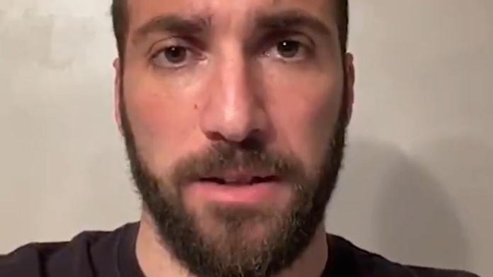 Raccolta fondi Juve: Higuain invita tutti i tifosi - VIDEO 36 Higuain