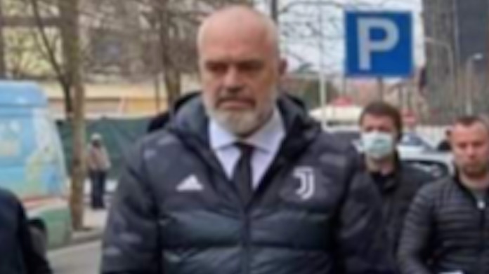 Rama: «Foto con giubbotto Juve? Vale la pena perdere qualche elettore interista» 36 edi rama