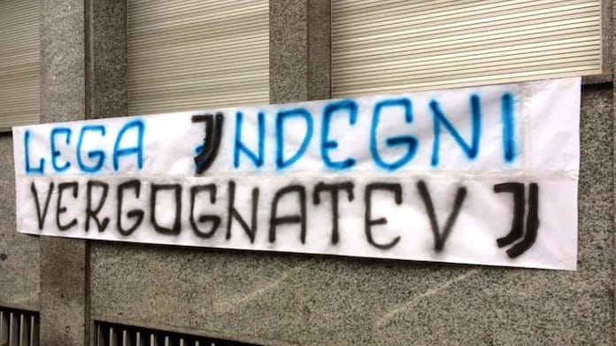 Striscione tifosi Inter sotto la Lega: «VergognatevJ» - FOTO 36 striscione tifosi