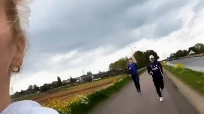 De Ligt corre con la sua Annekee: insieme a loro un 'ospite' speciale - FOTO 36 de ligt 2