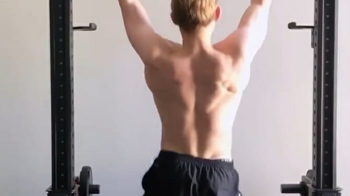 De Ligt mostra i muscoli: l'olandese va giù di trazioni - FOTO 38 de ligt allenamento