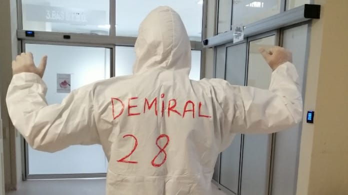 Demiral e l'omaggio all'operatore sanitario: «I veri eroi» - FOTO 36 demiral