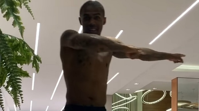 Douglas Costa esulta come Pogba: è un indizio di calciomercato? - VIDEO 36 douglas costa 1