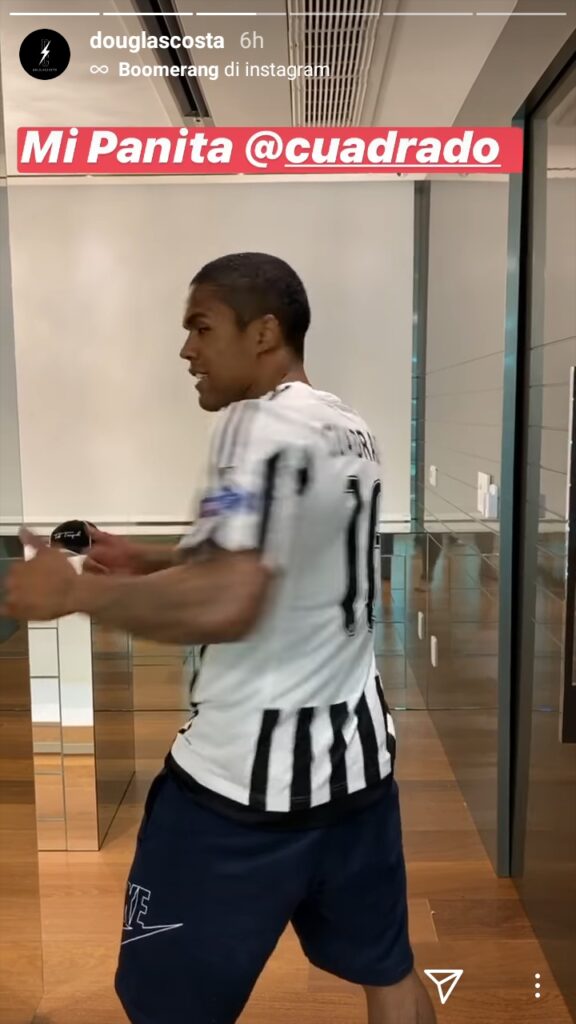 Douglas Costa e l'omaggio al compagno di squadra: che gesto del brasiliano - FOTO 39 douglas costa