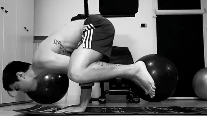 Dybala in versione yoga: allenamento speciale per l'argentino - FOTO 36 dybala