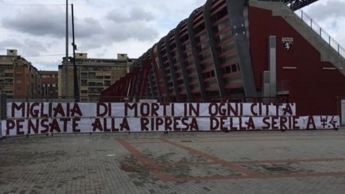 Striscione tifosi Torino: «Migliaia di morti, voi pensate alla ripresa»- FOTO 36 Filadelfia