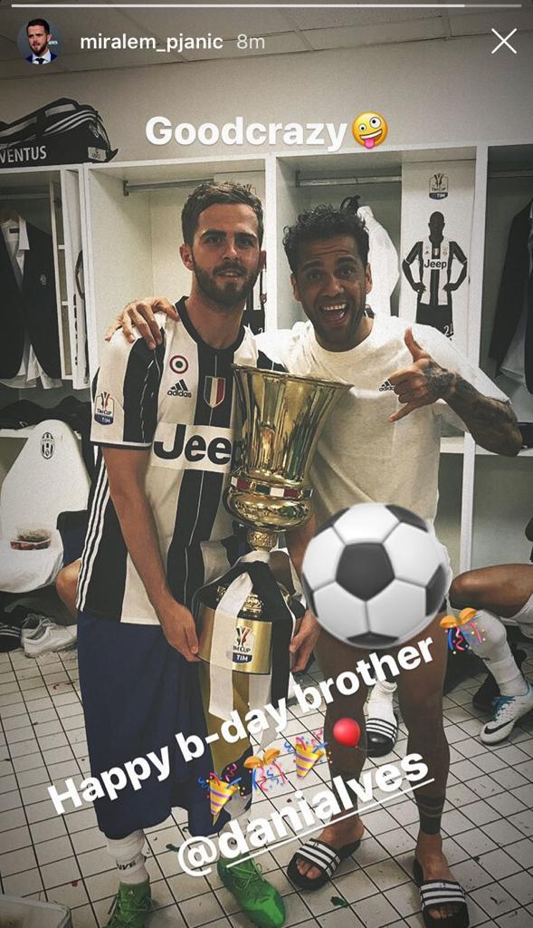 Pjanic e gli auguri a Dani Alves: «Buon compleanno fratello» - FOTO 39 Pjanic Dani Alves