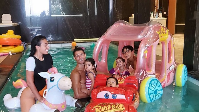 Georgina scrive alla famiglia: dedica emozionante di lady CR7 - FOTO 36 georgina cristiano ronaldo 1