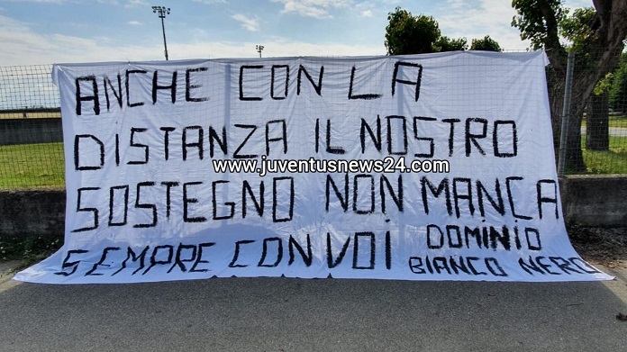 Juventus Women, striscione dei tifosi a Vinovo: «Il nostro sostegno non manca» - FOTO 36 striscione juventus women