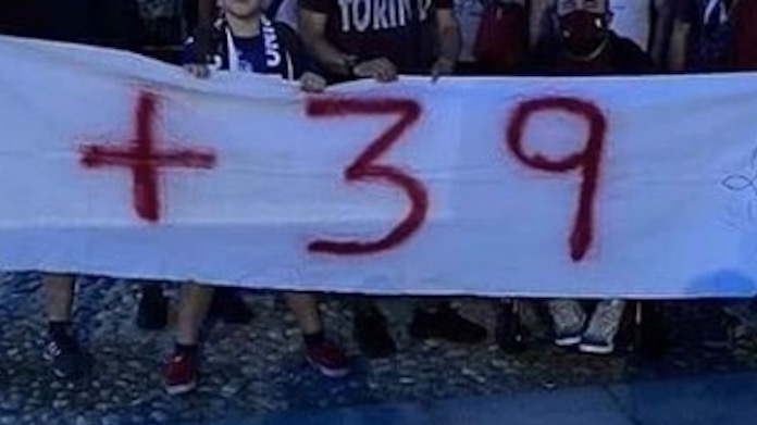 Heysel, l'omaggio dei tifosi del Torino a Superga: +39 - FOTO 36 striscione superga